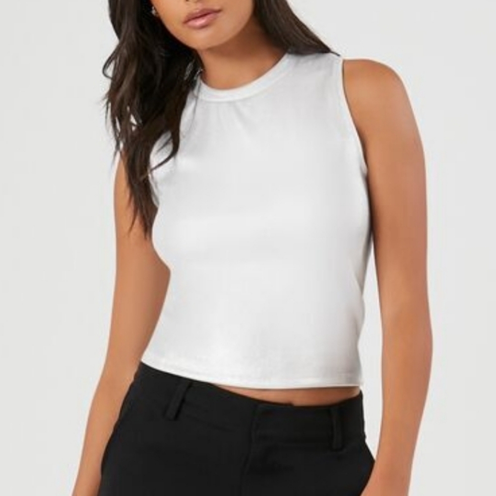 New. Sleeveless Top